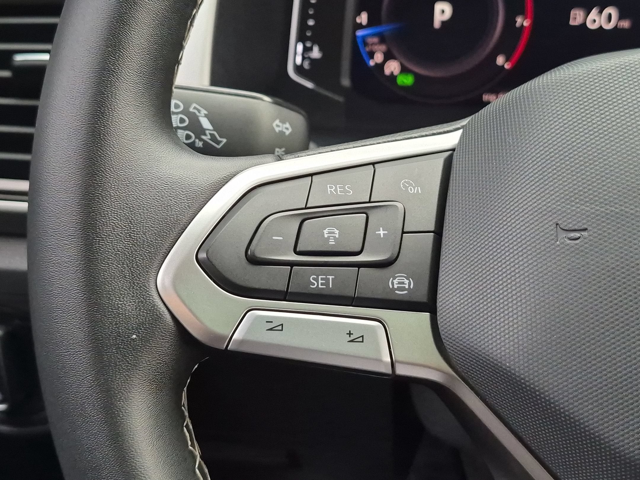 2023 Volkswagen Atlas 3.6L V6 SE with Technology