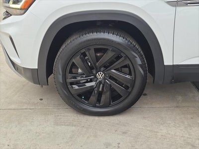 2023 Volkswagen Atlas 3.6L V6 SE with Technology