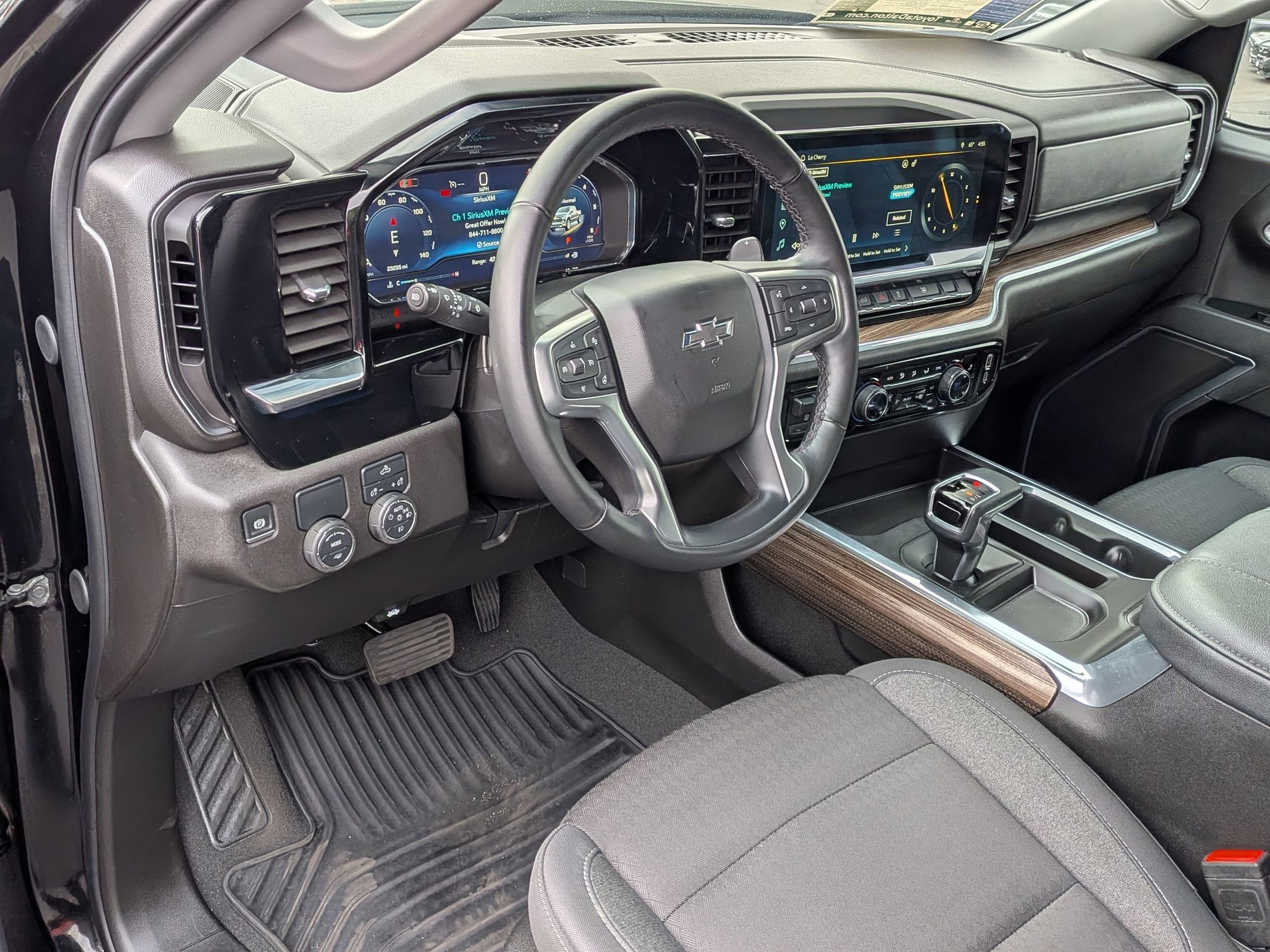 2025 Chevrolet Silverado RST