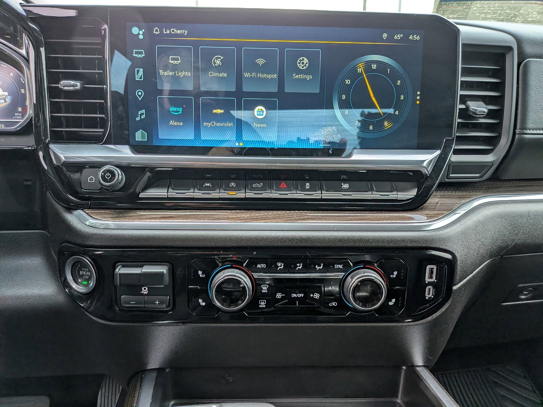 2025 Chevrolet Silverado RST