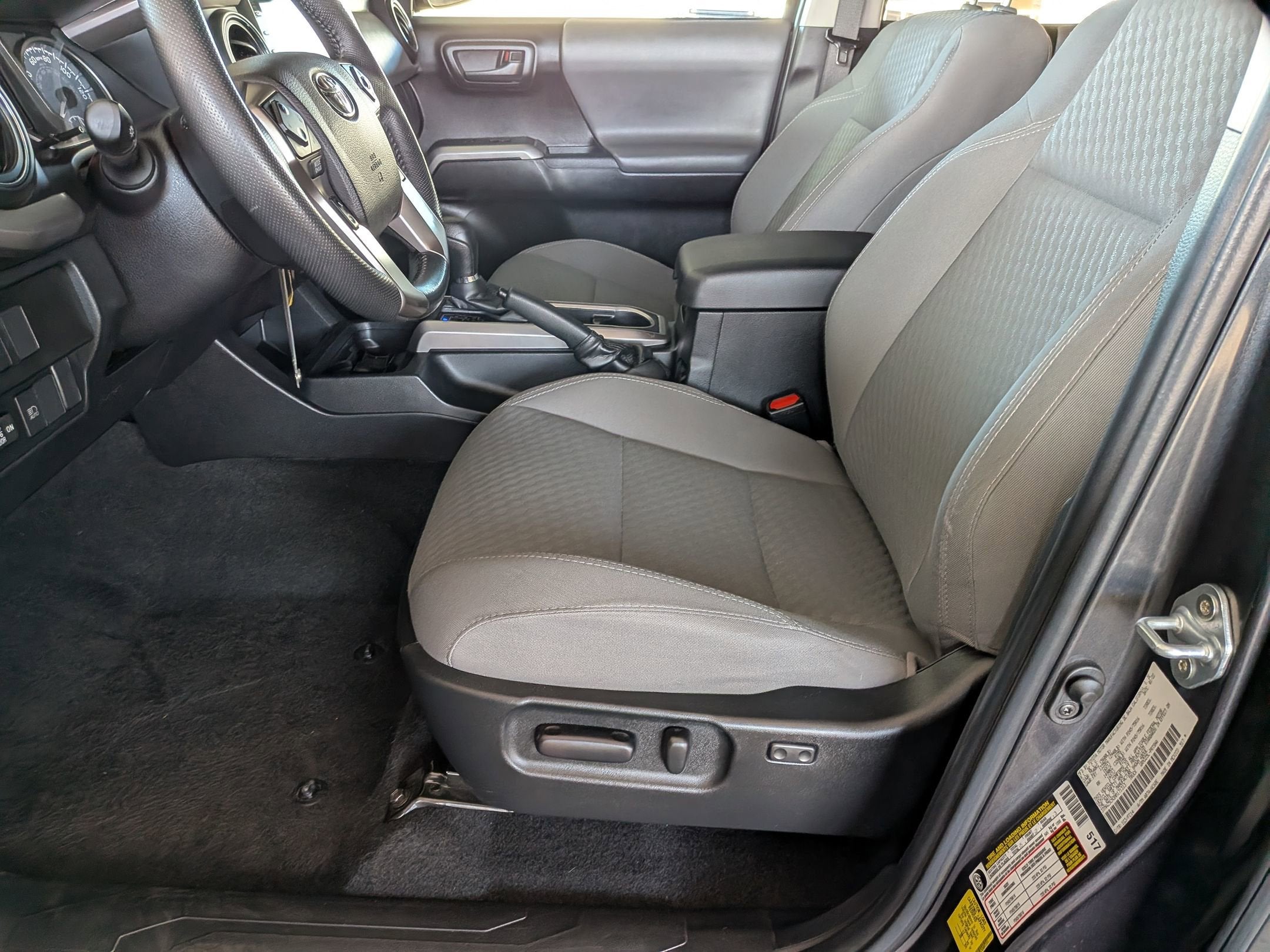 2022 Toyota TACOMA SR5 SR5