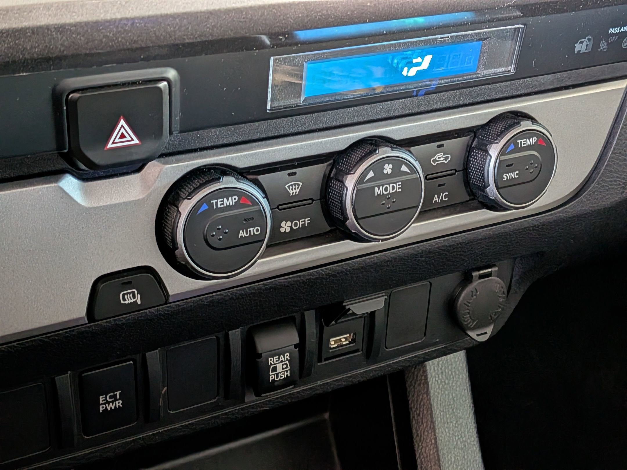 2022 Toyota TACOMA SR5 SR5