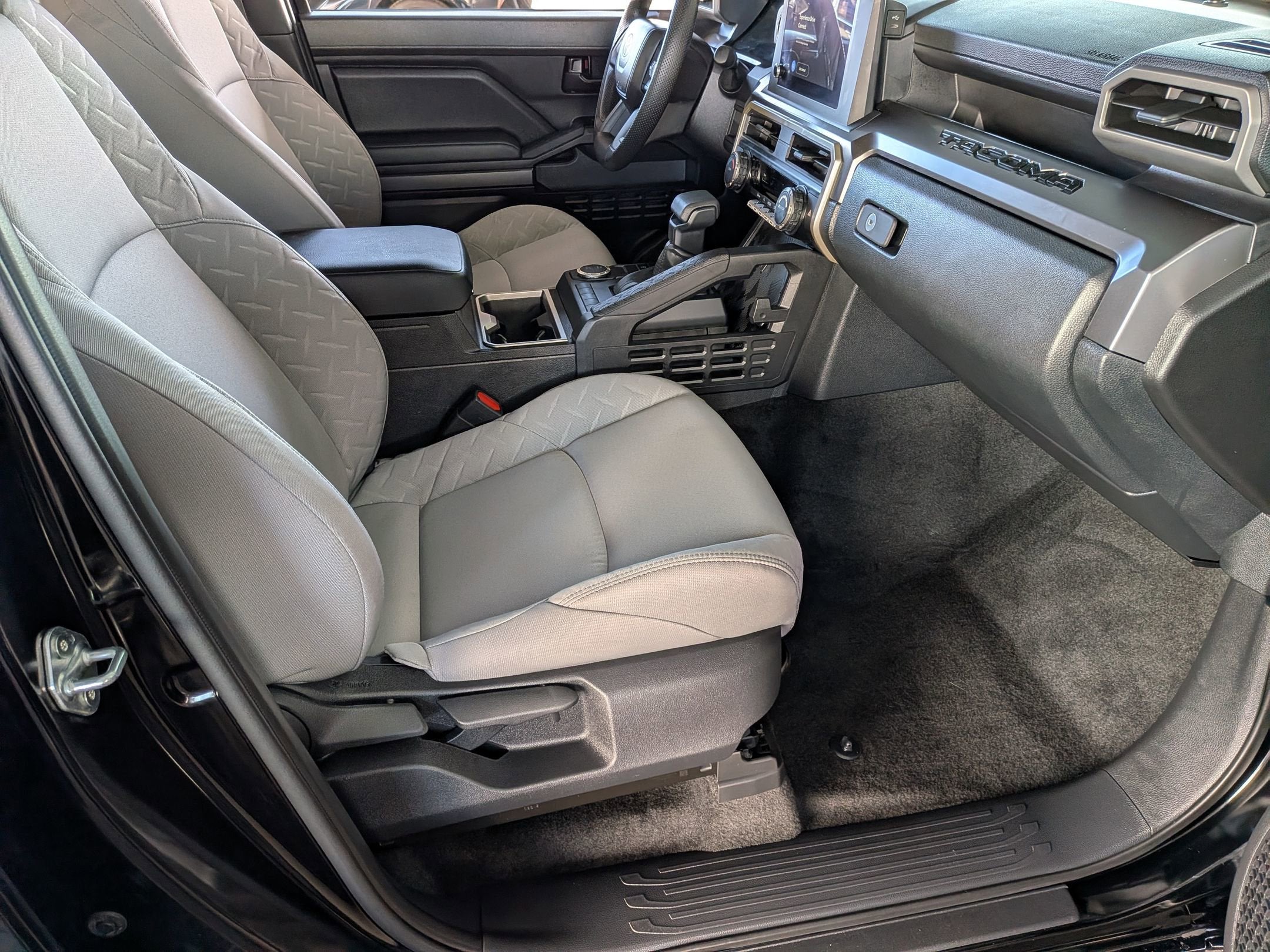 2025 Toyota TACOMA SR5 SR5