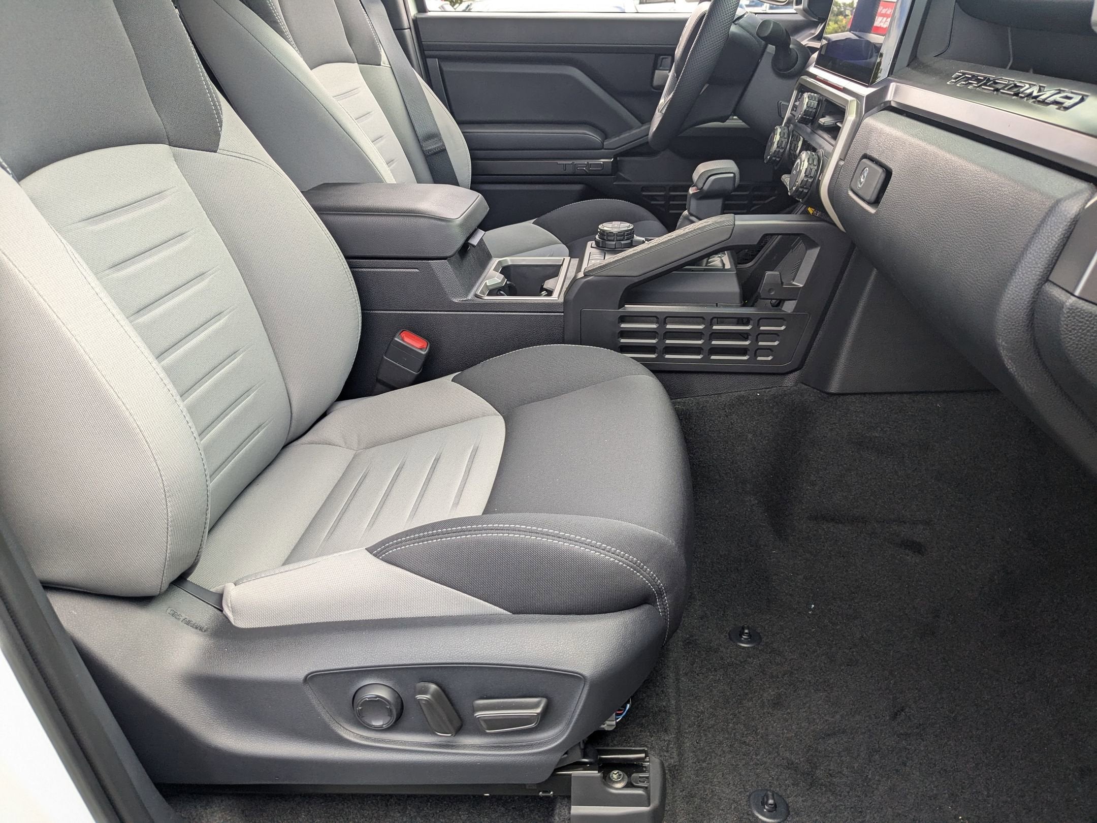 2024 Toyota Tacoma TRD OFF ROAD HYBR