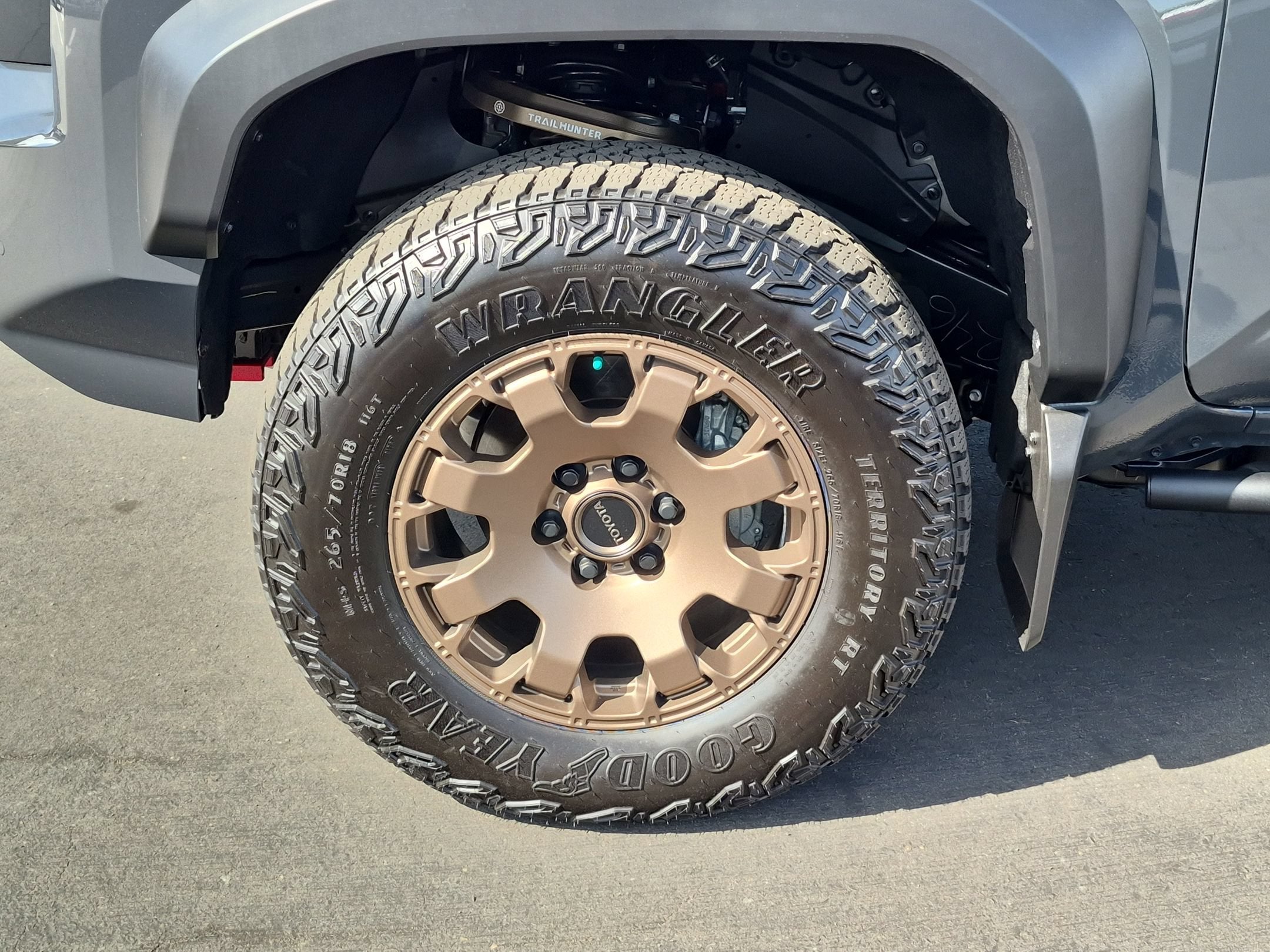 2026 Toyota Tacoma i-FORCE MAX TRAILHUNTER HYBRI
