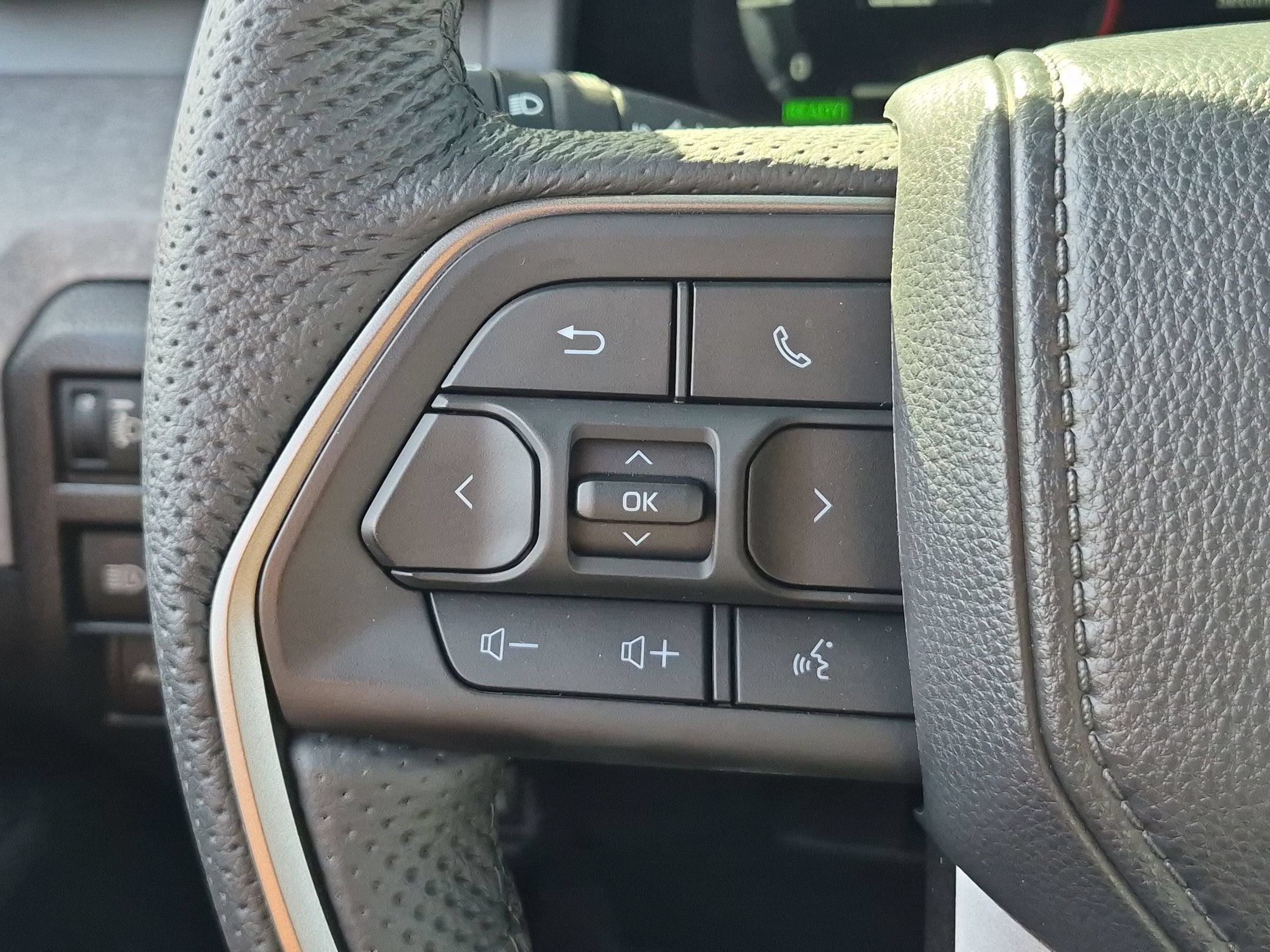 2026 Toyota Tacoma i-FORCE MAX TRAILHUNTER HYBRI