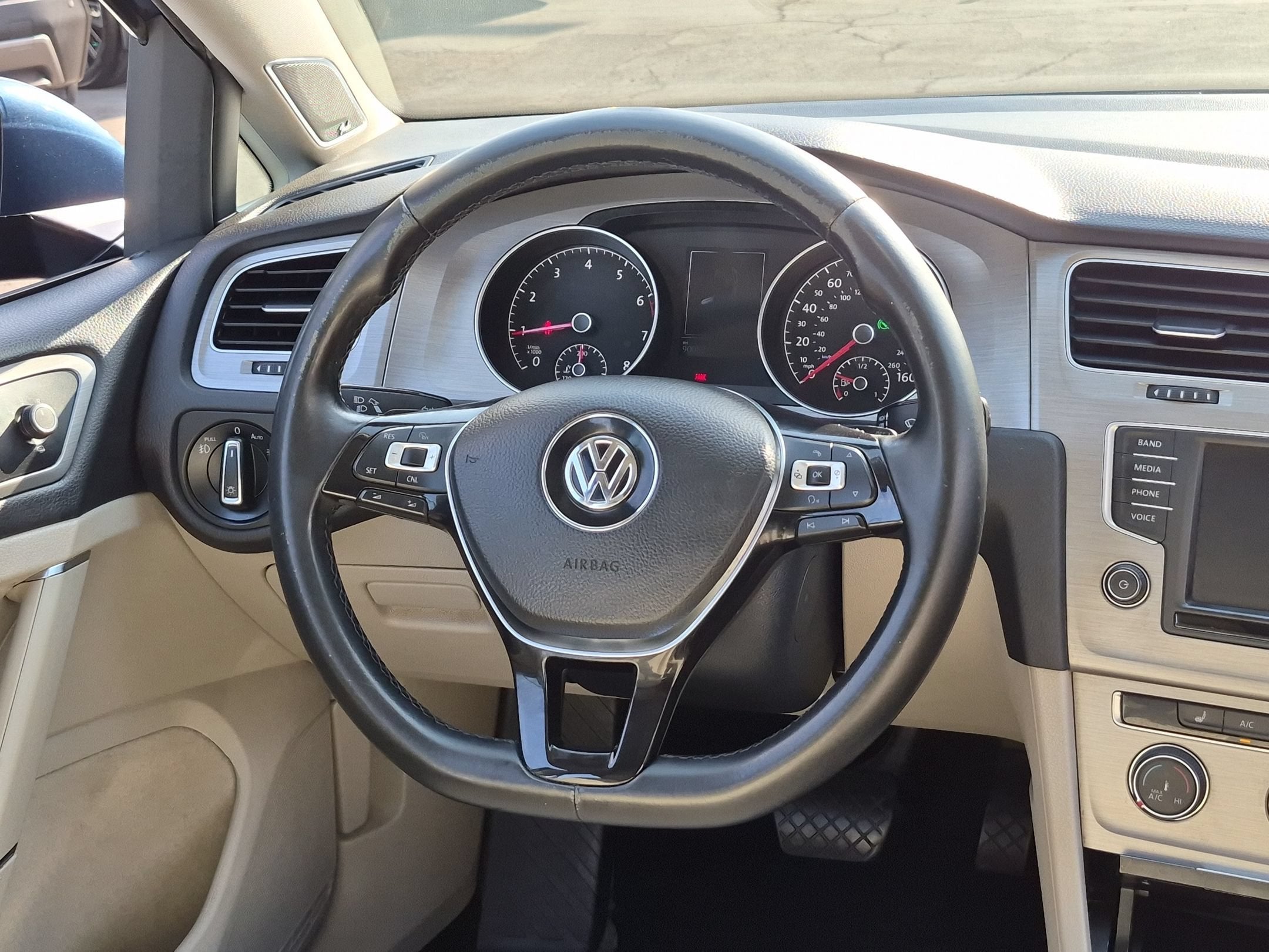 2016 Volkswagen Golf TSI SE