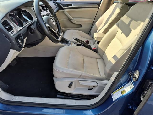 2016 Volkswagen Golf TSI SE