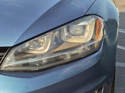 2016 Volkswagen Golf TSI SE
