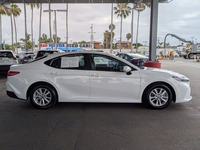 2025 Toyota CAMRY LE