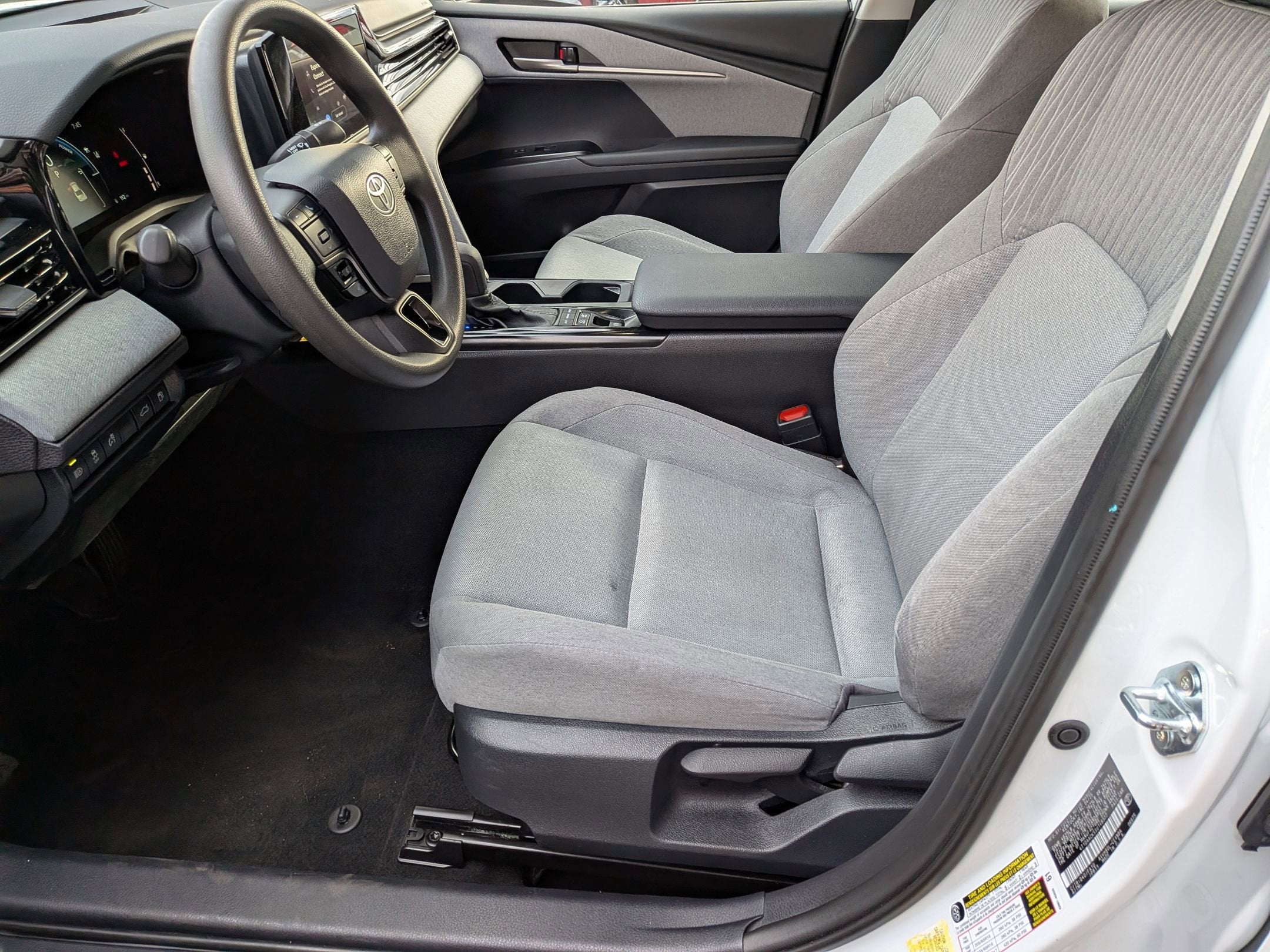 2025 Toyota CAMRY LE