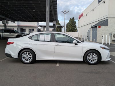 2025 Toyota CAMRY LE