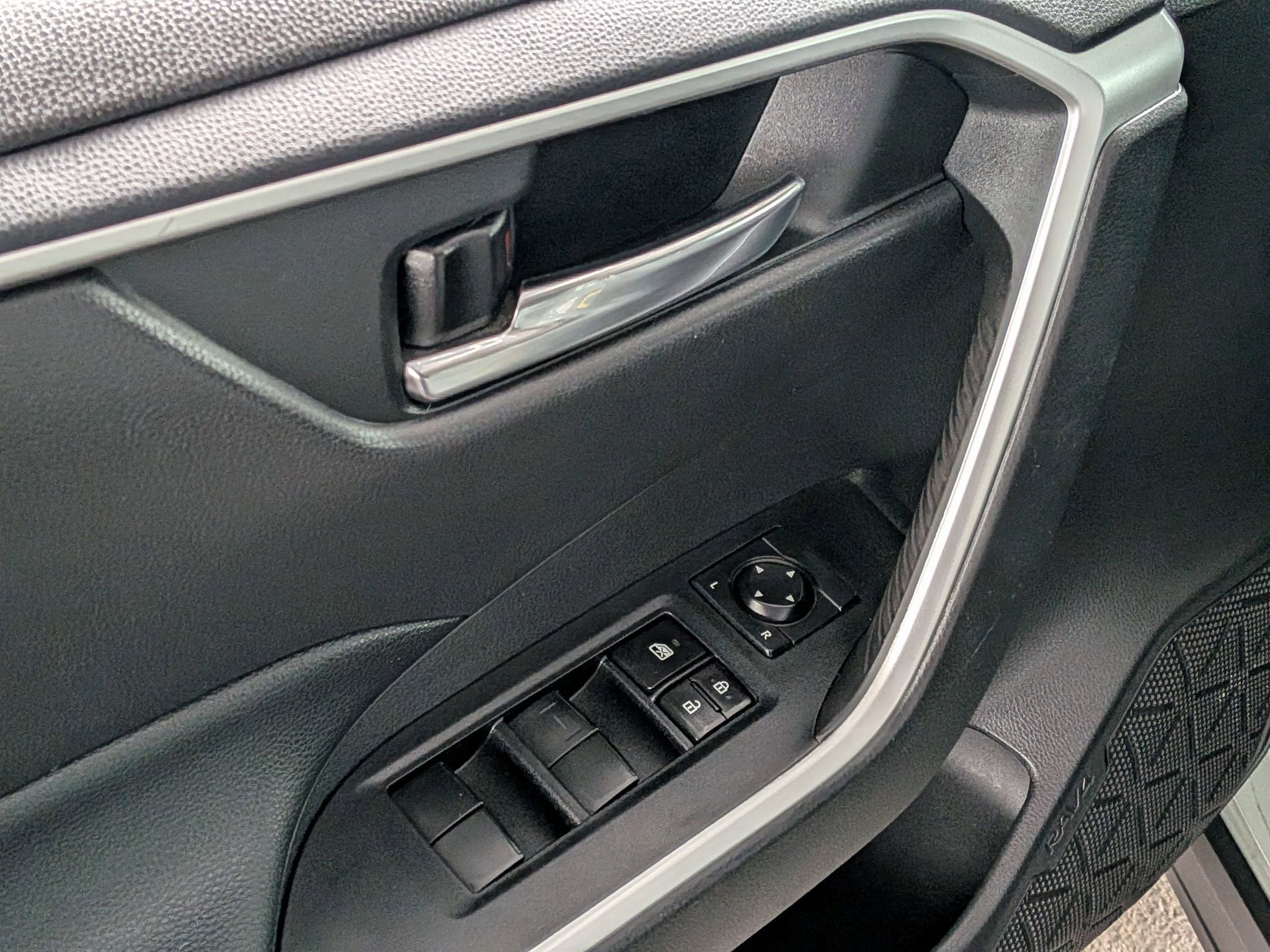 2021 Toyota RAV4 HYBRID Hybrid XLE