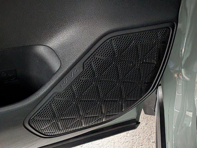 2021 Toyota RAV4 HYBRID Hybrid XLE
