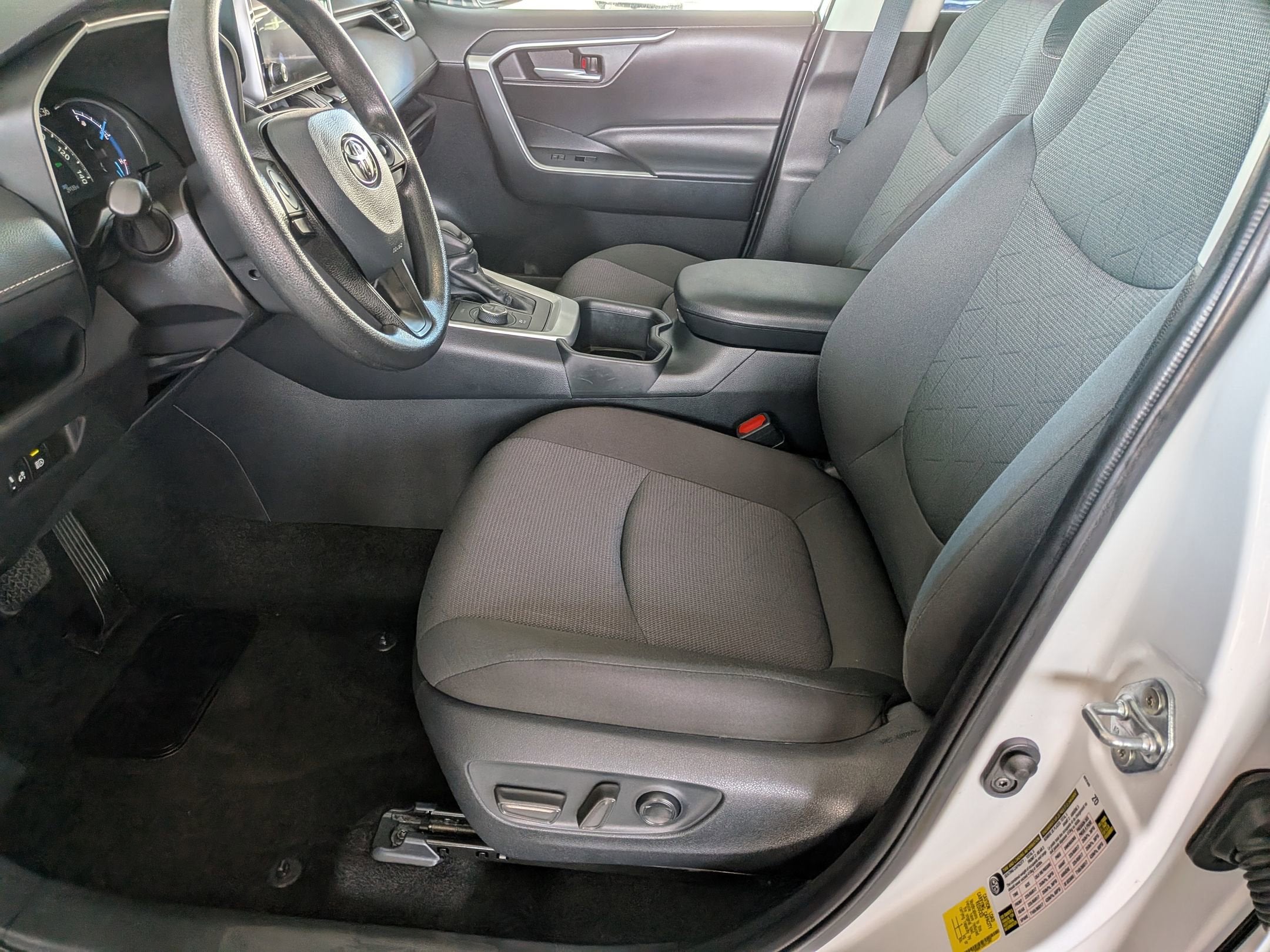 2025 Toyota RAV4 HYBRID Hybrid XLE