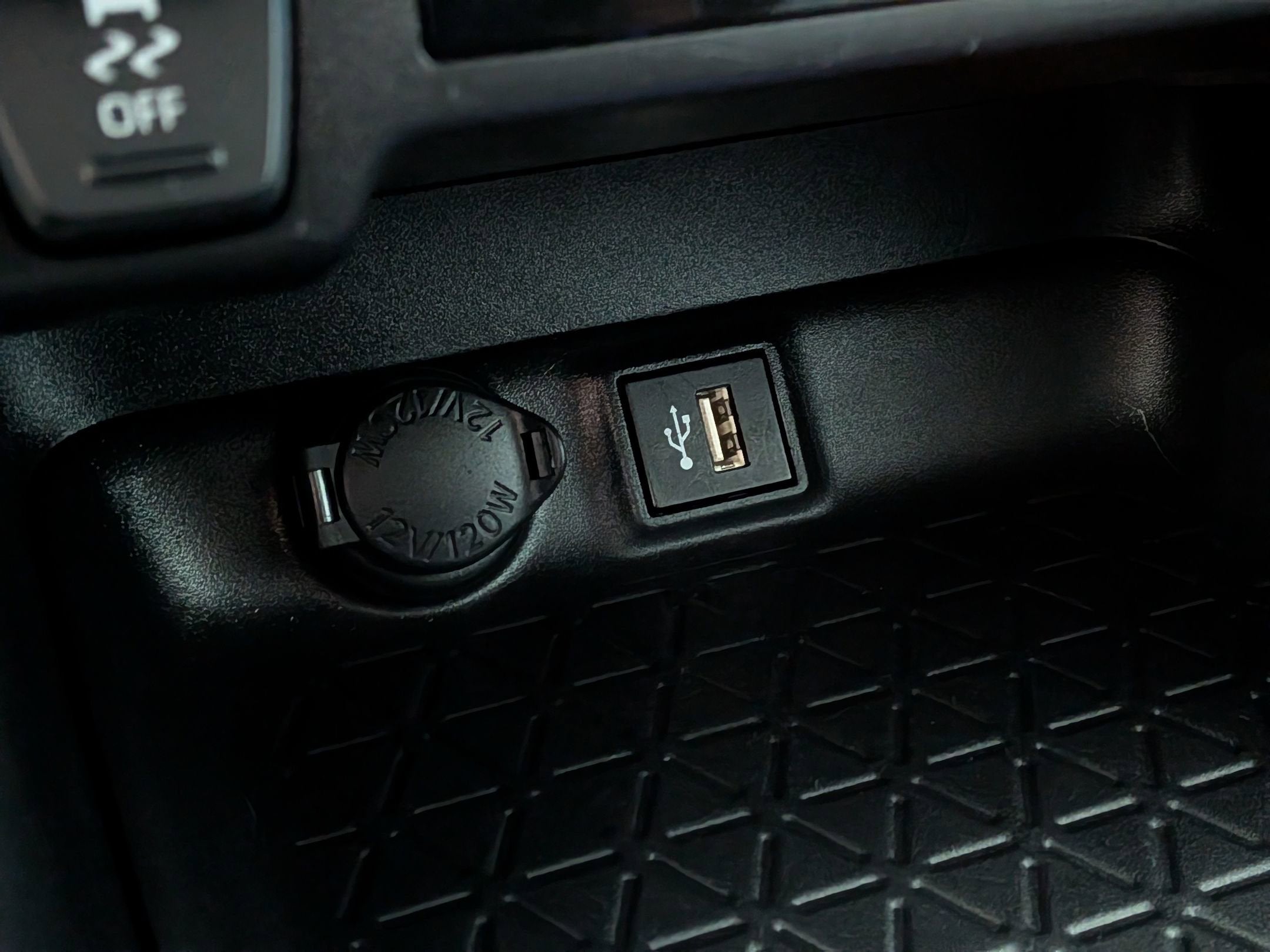 2025 Toyota RAV4 HYBRID Hybrid XLE