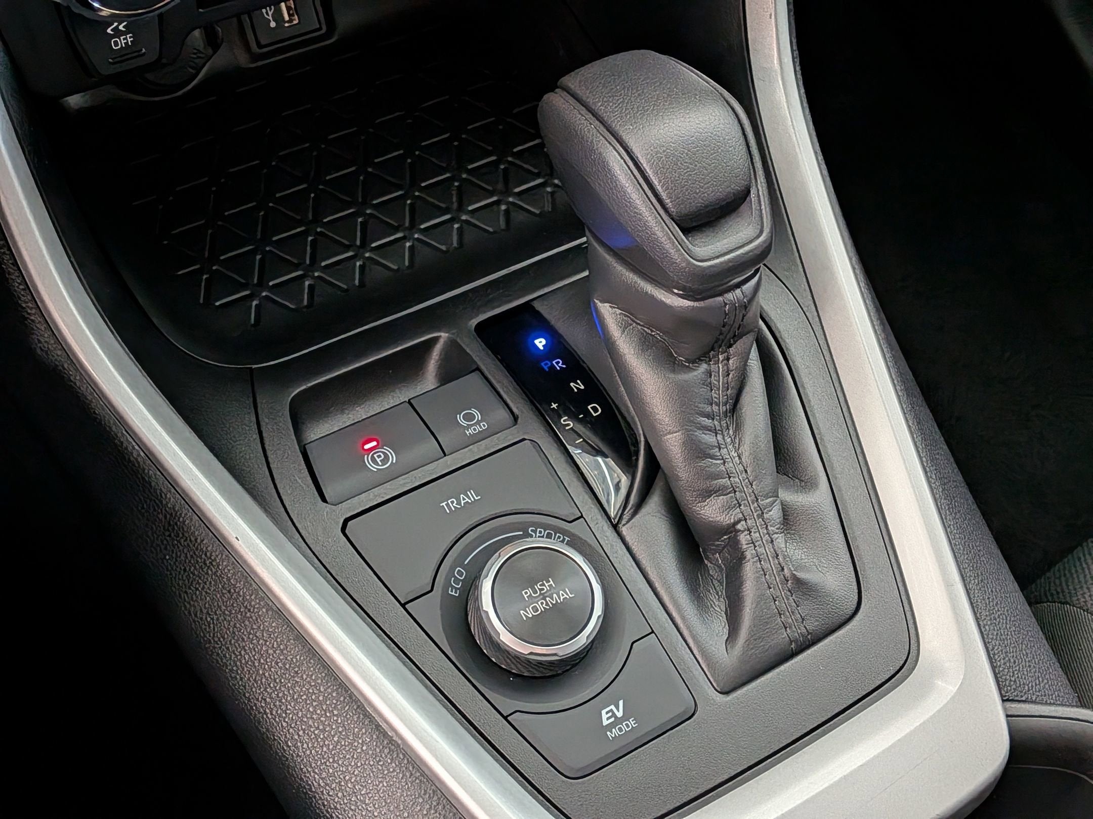 2025 Toyota RAV4 HYBRID Hybrid XLE