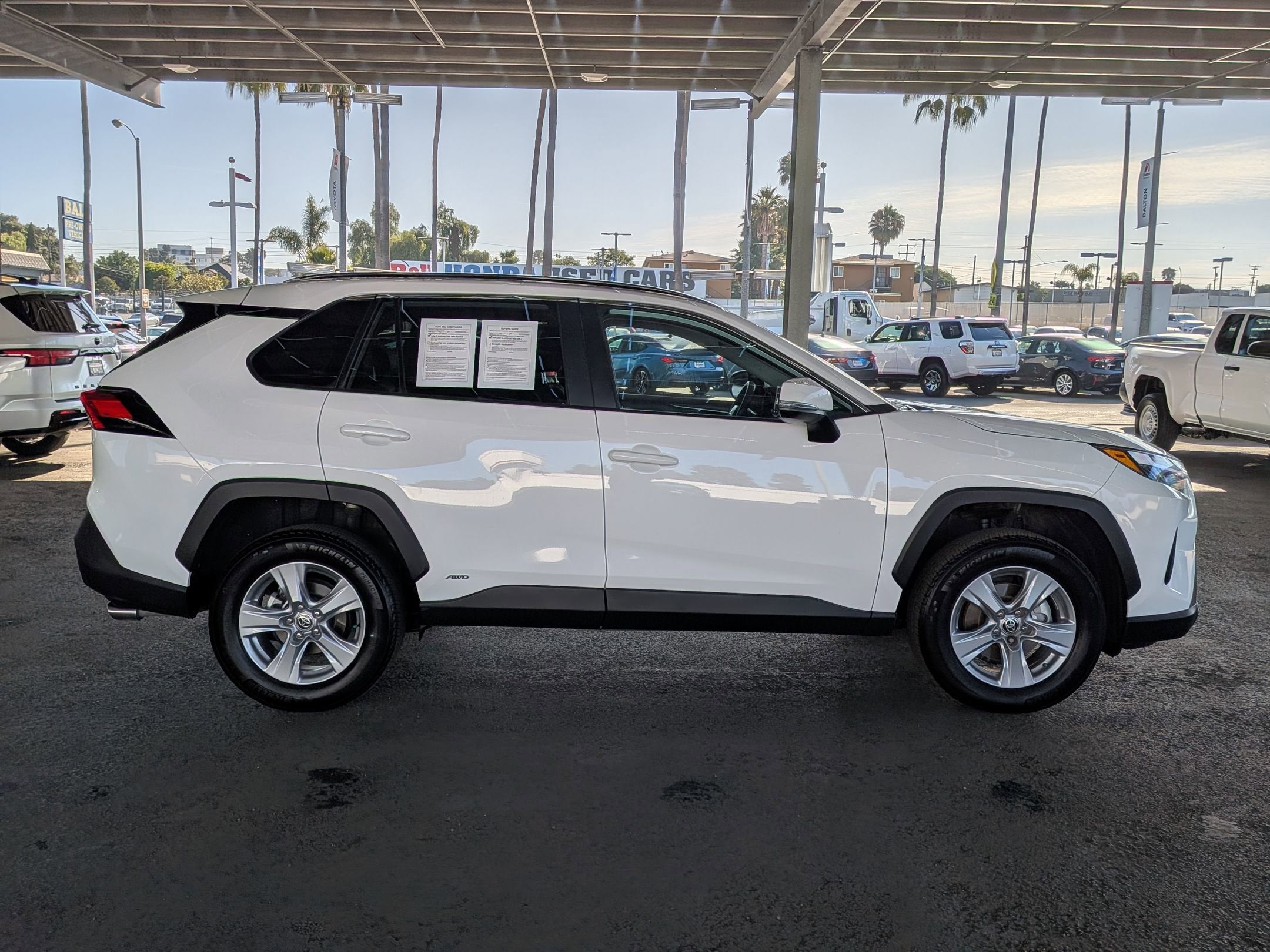 2025 Toyota RAV4 HYBRID Hybrid XLE