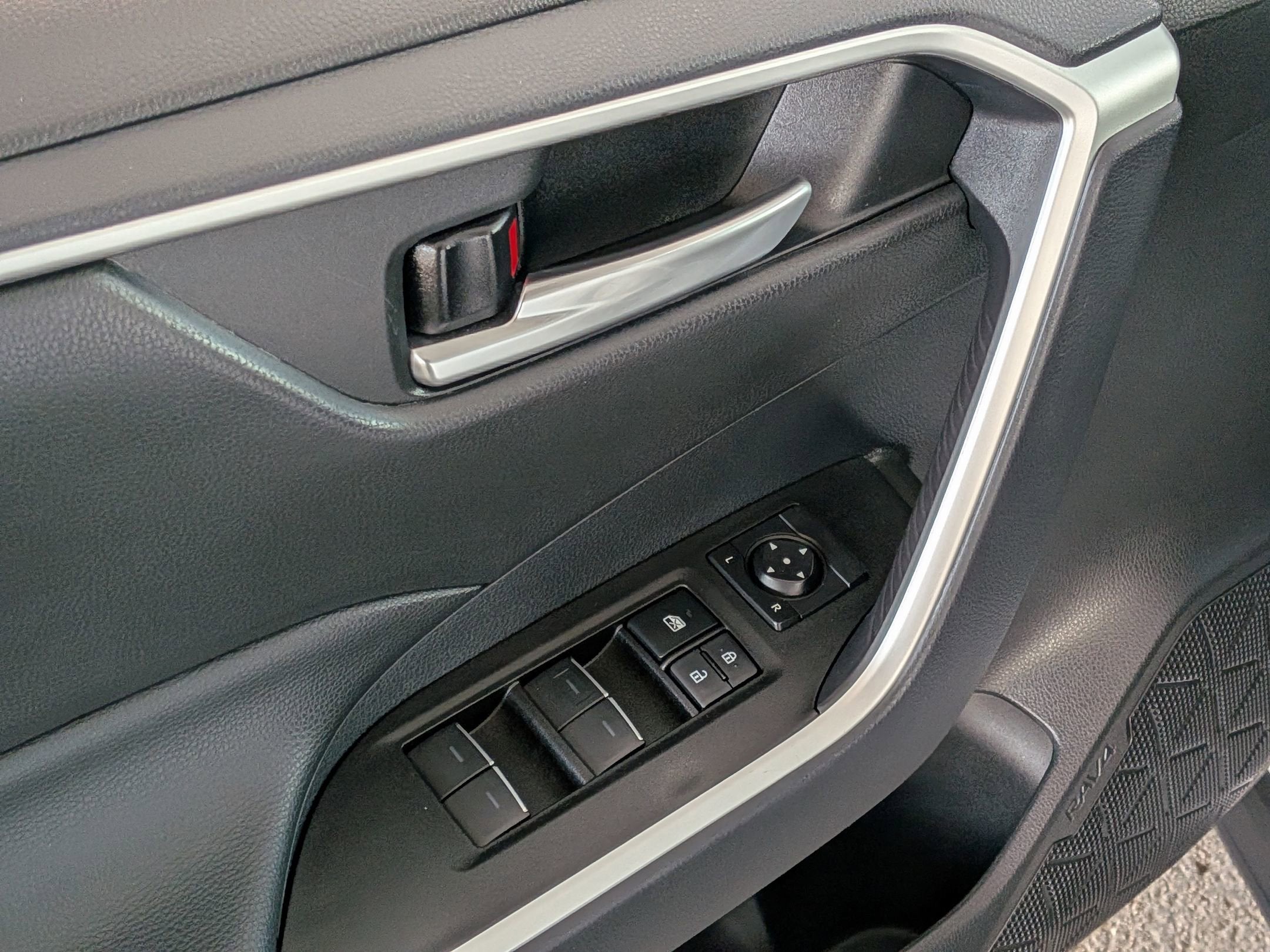 2025 Toyota RAV4 HYBRID Hybrid XLE