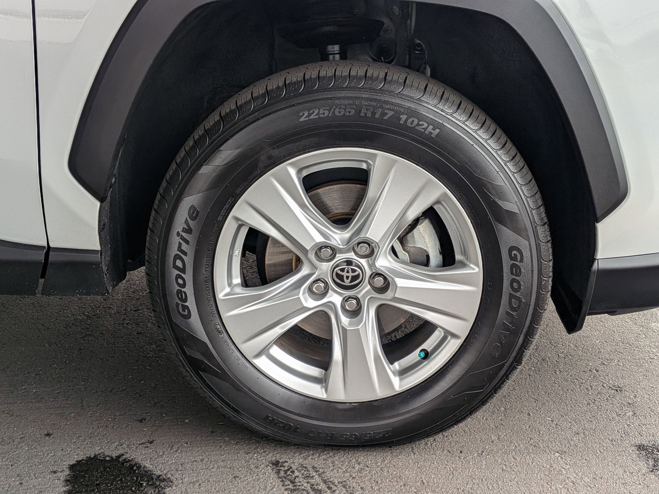 2021 Toyota RAV4 HYBRID Hybrid XLE