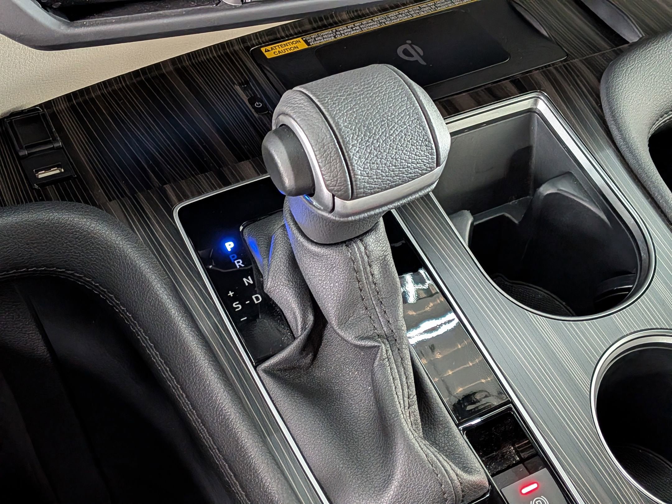 2023 Toyota SIENNA PLATINUM Platinum