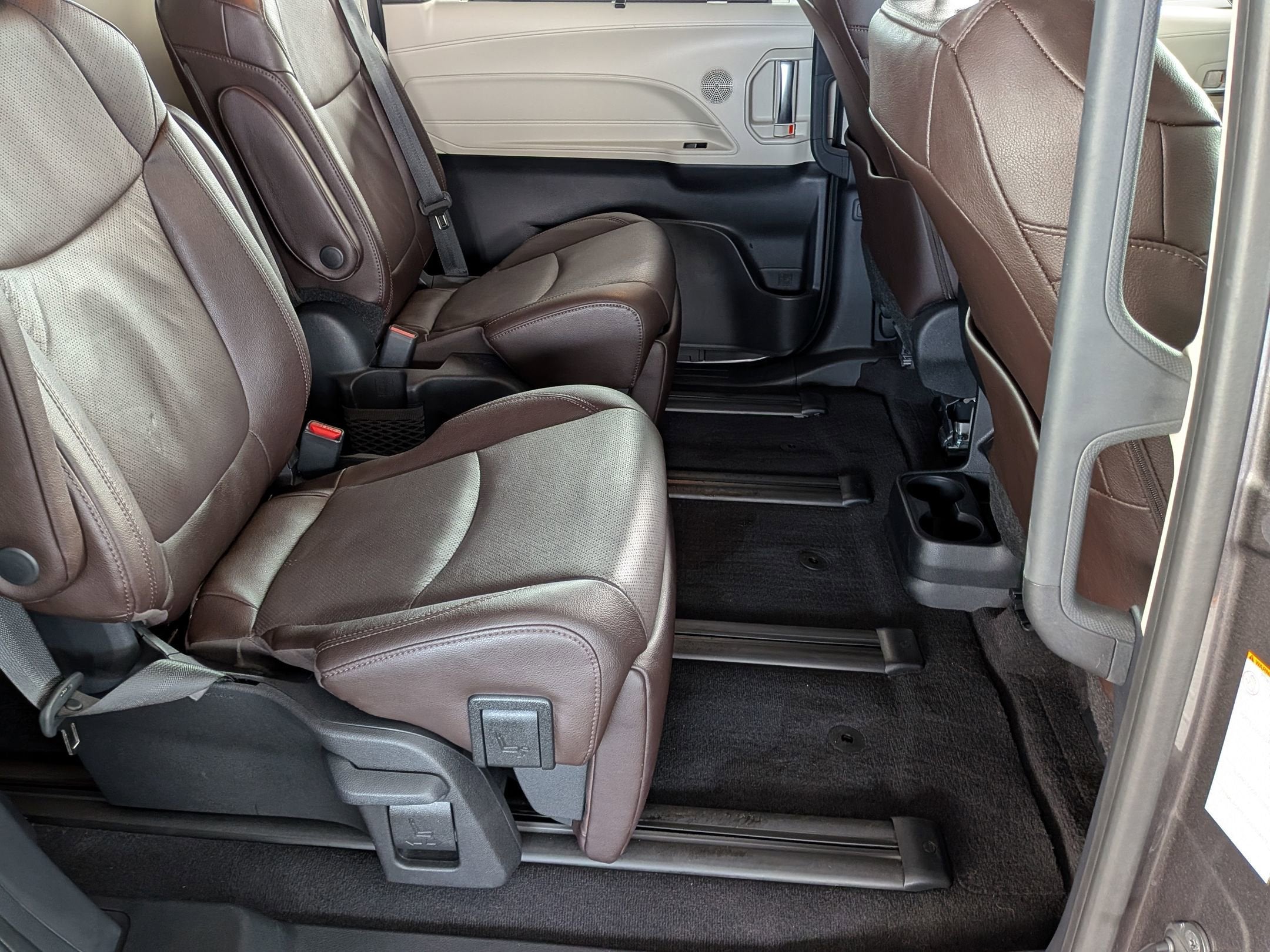 2023 Toyota SIENNA PLATINUM Platinum