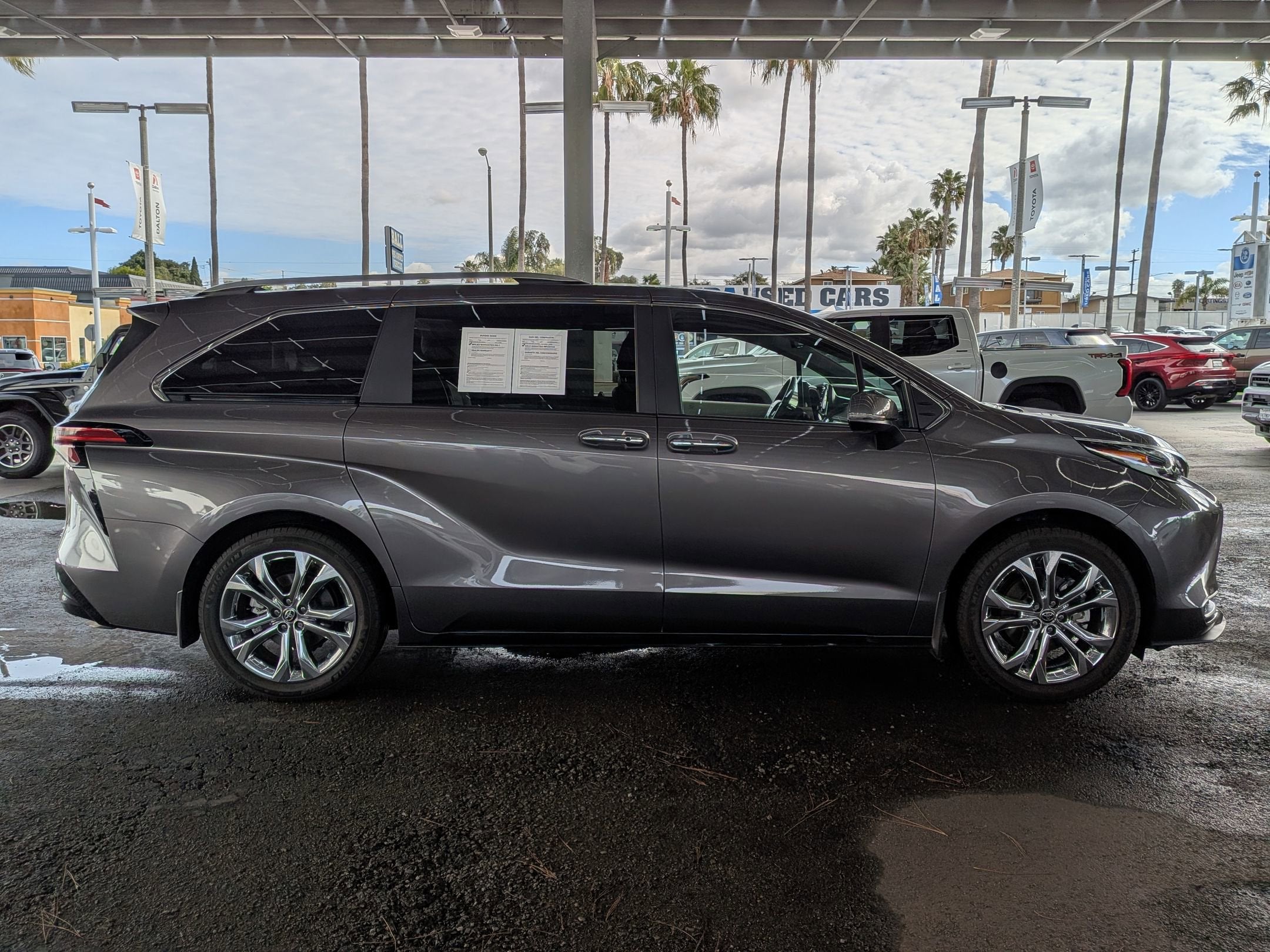 2023 Toyota SIENNA PLATINUM Platinum