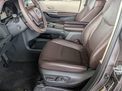 2023 Toyota SIENNA PLATINUM Platinum