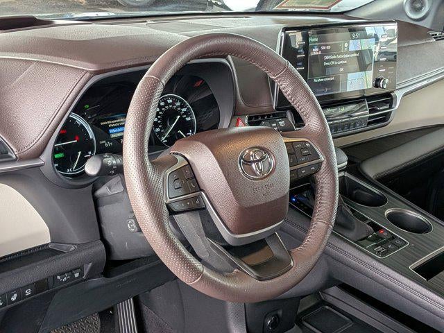2023 Toyota SIENNA PLATINUM Platinum