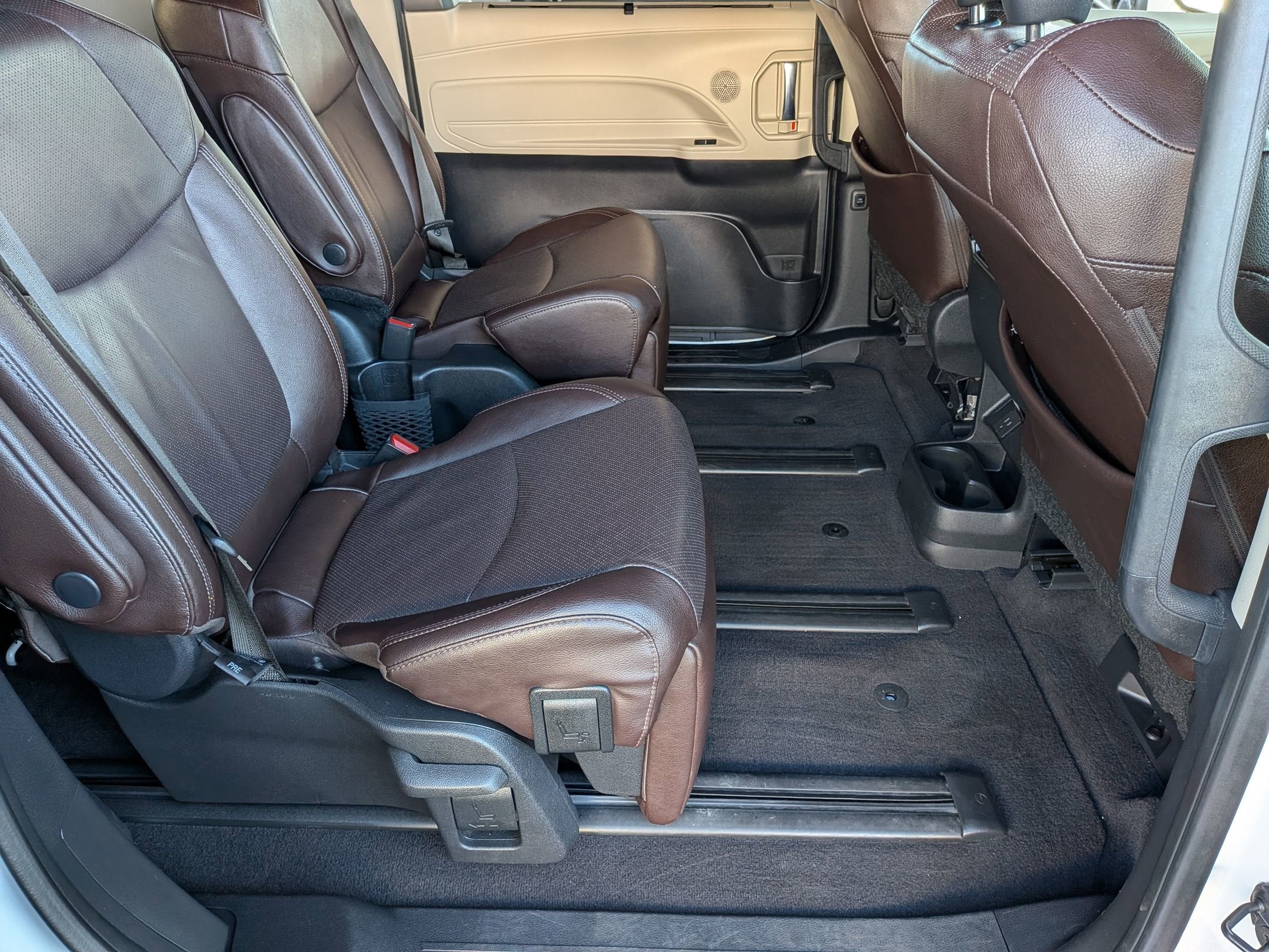 2023 Toyota SIENNA PLT AWD Platinum
