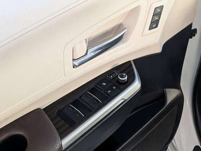 2023 Toyota SIENNA PLT AWD Platinum