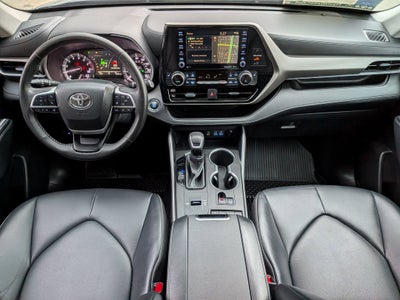 2022 Toyota HIGHLANDER XLE