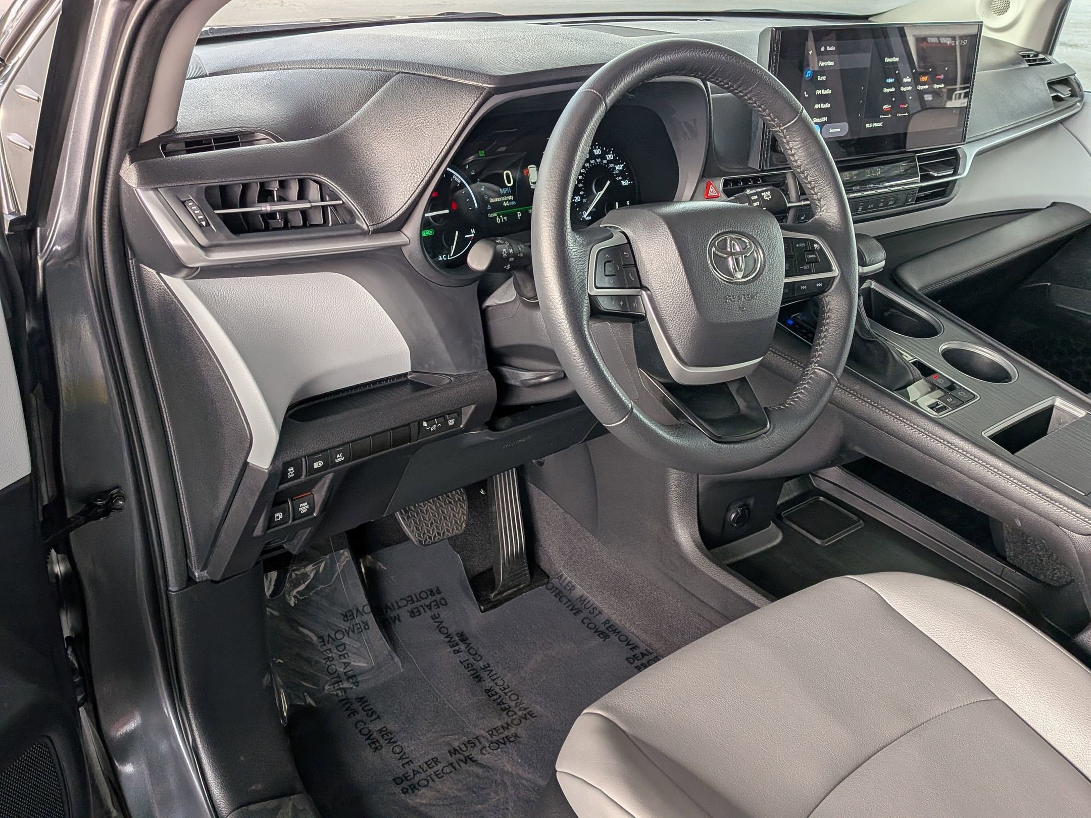 2025 Toyota SIENNA XLE XLE