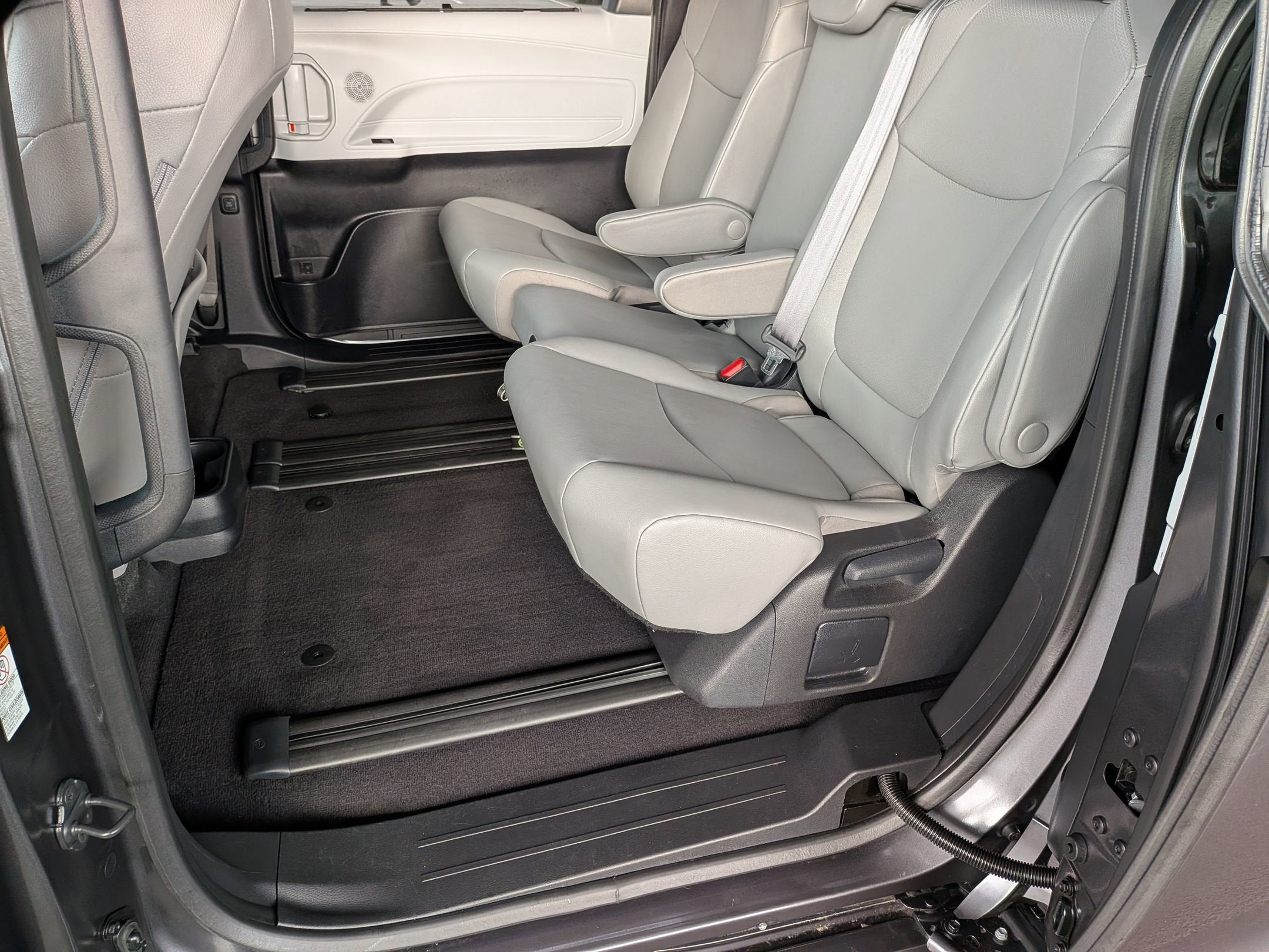 2025 Toyota SIENNA XLE XLE