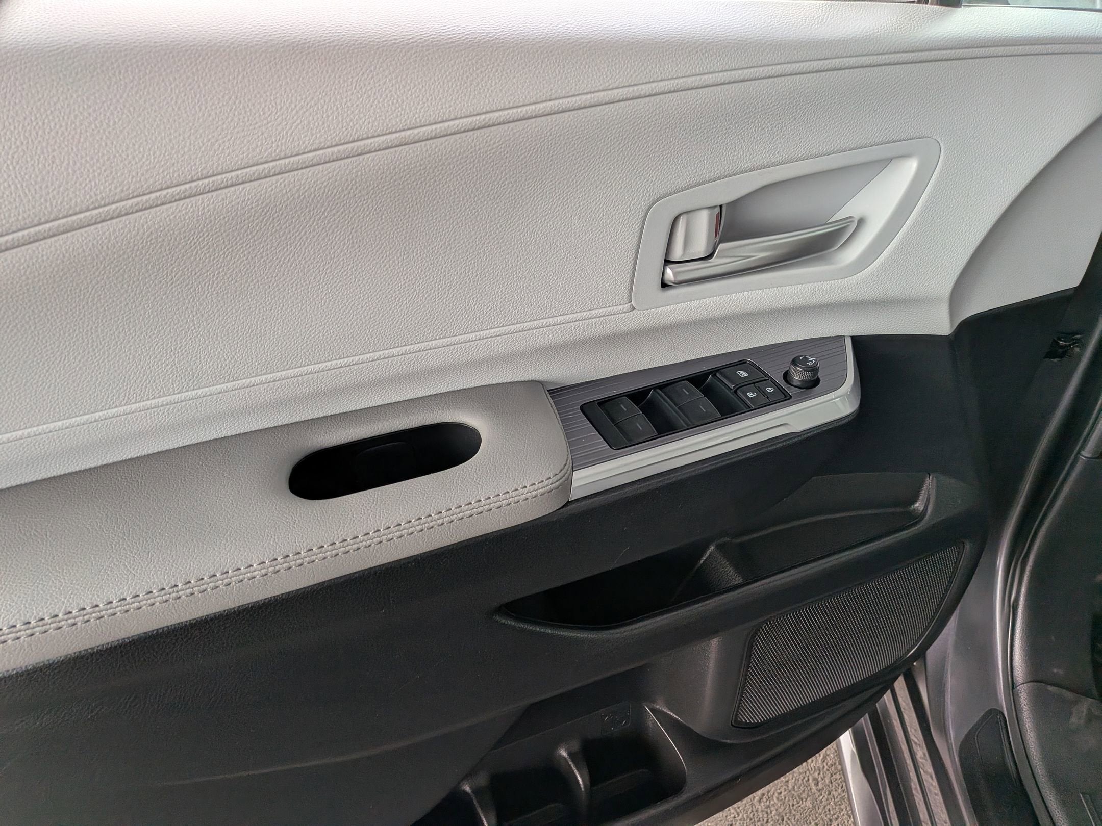 2025 Toyota SIENNA XLE XLE