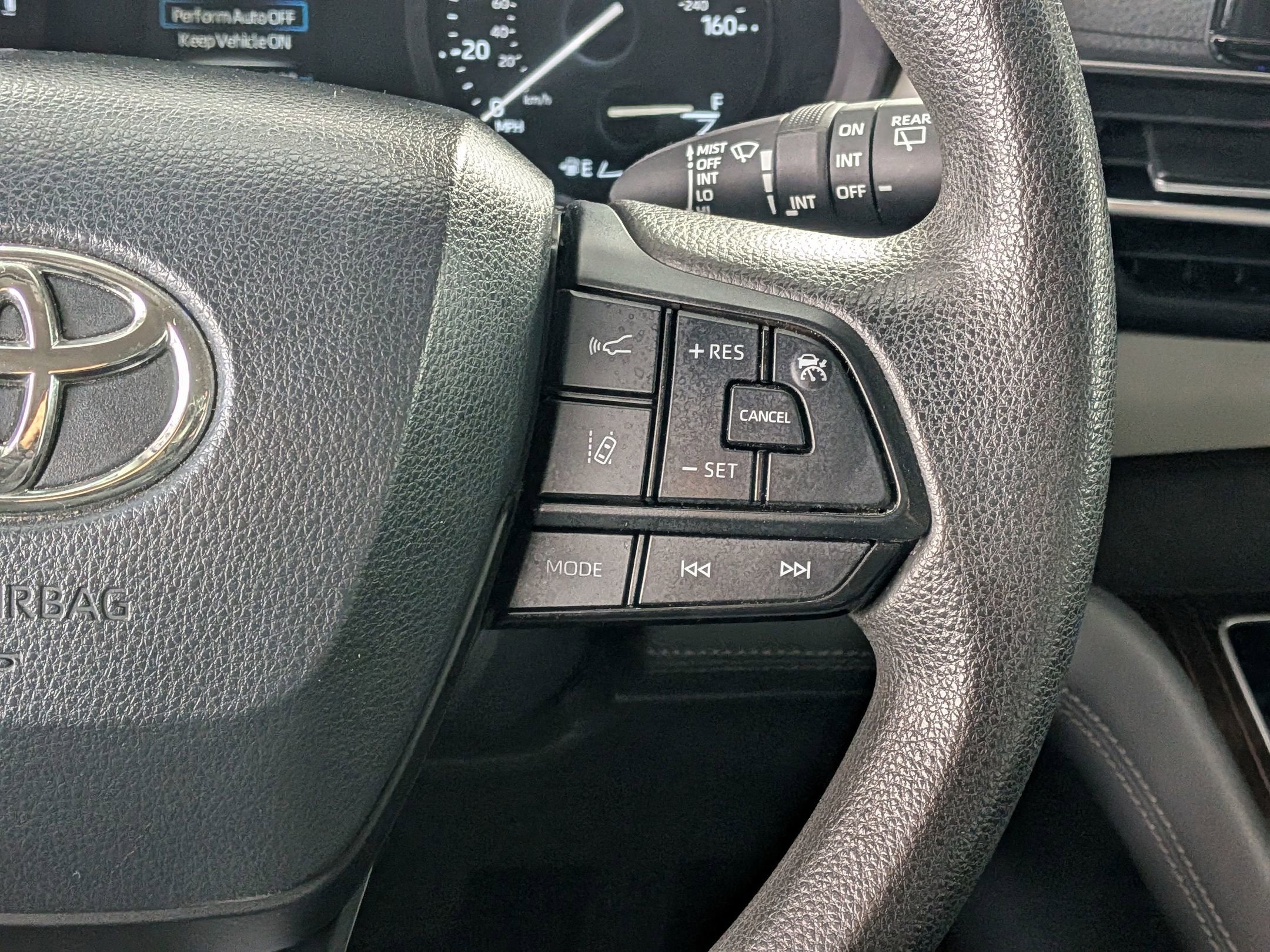 2022 Toyota SIENNA LE LE