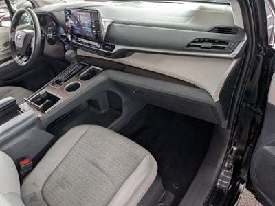 2022 Toyota SIENNA LE LE