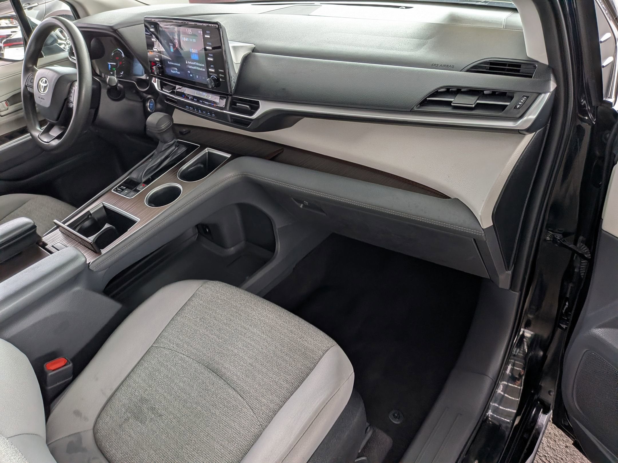 2022 Toyota SIENNA LE LE