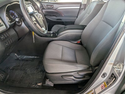 2019 Toyota HIGHLANDER LE