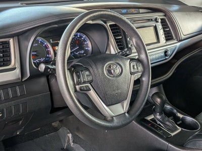 2019 Toyota HIGHLANDER LE