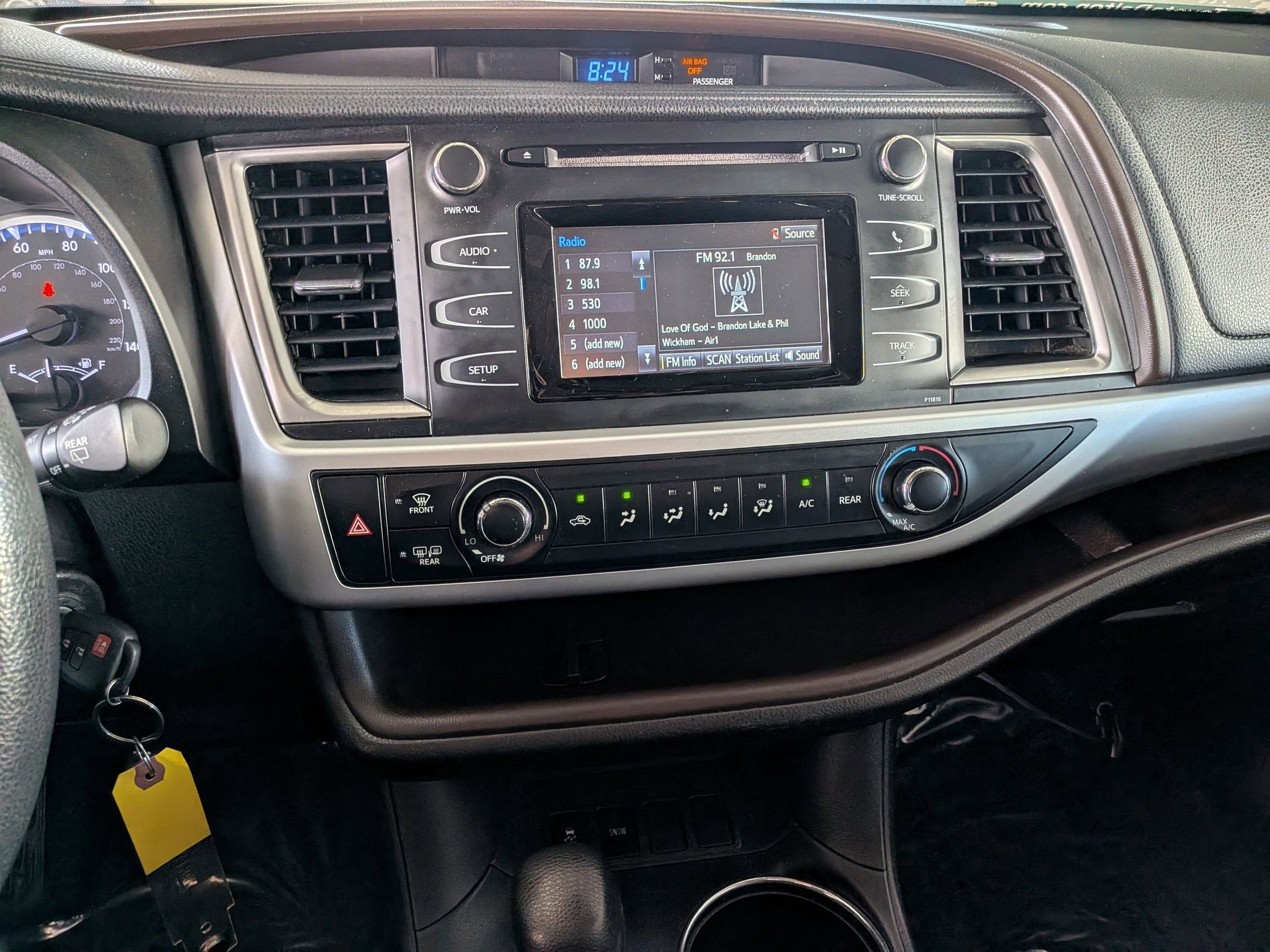 2019 Toyota HIGHLANDER LE