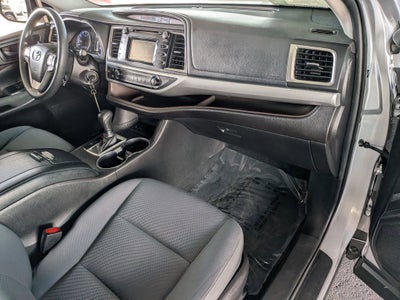 2019 Toyota HIGHLANDER LE