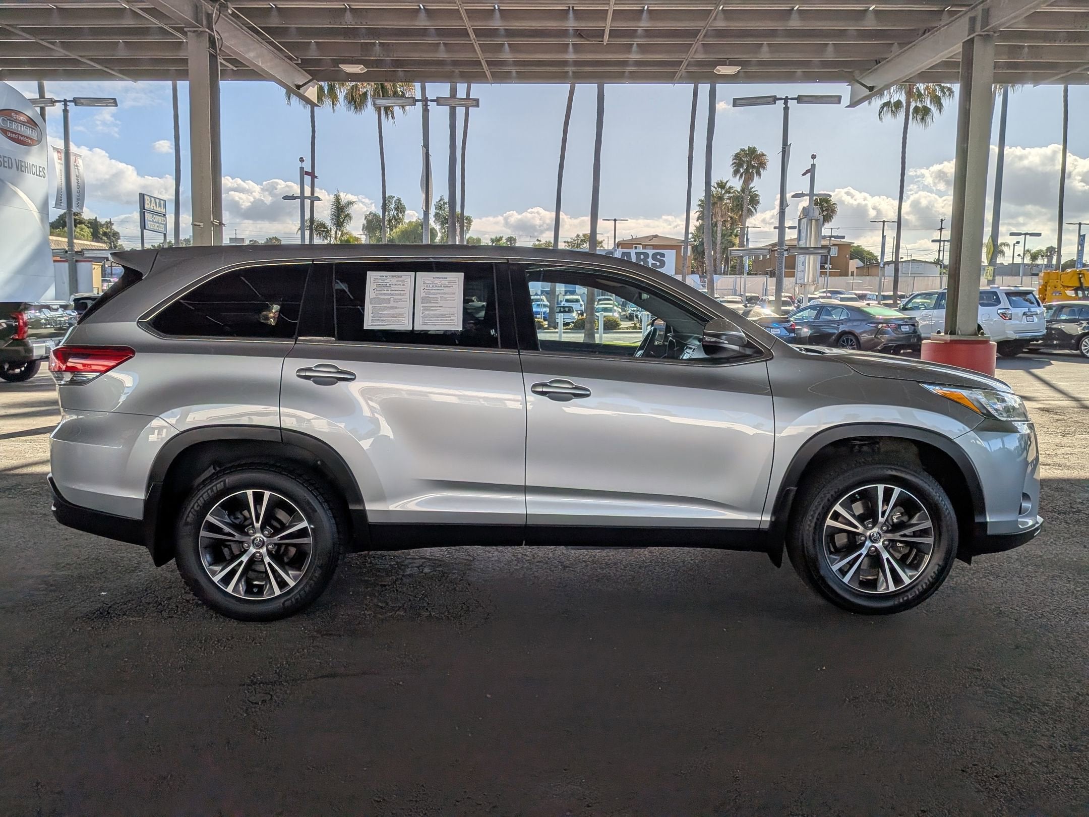 2019 Toyota HIGHLANDER LE