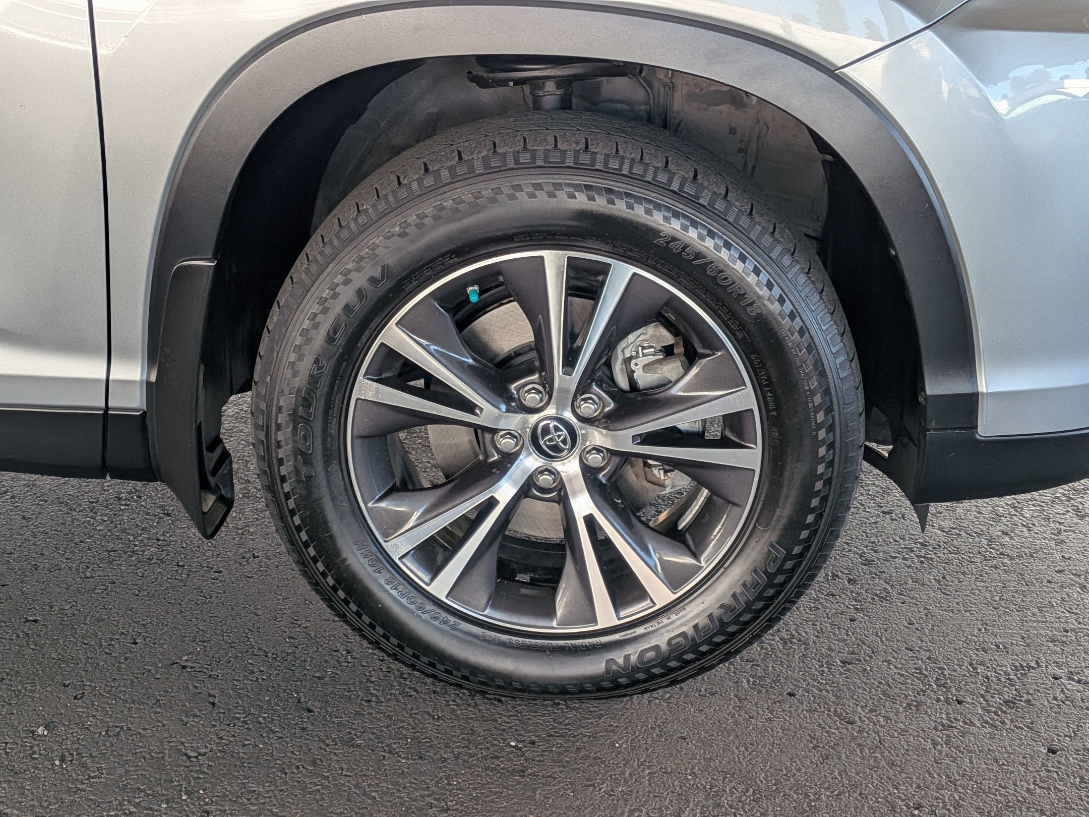 2019 Toyota HIGHLANDER LE