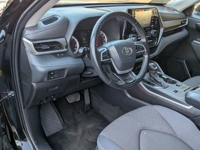 2022 Toyota HIGHLANDER LE