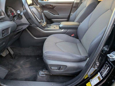 2022 Toyota HIGHLANDER LE