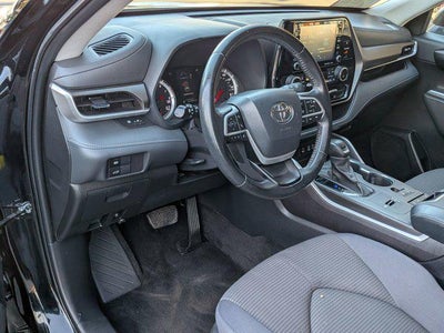 2022 Toyota HIGHLANDER LE
