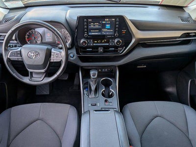 2022 Toyota HIGHLANDER LE