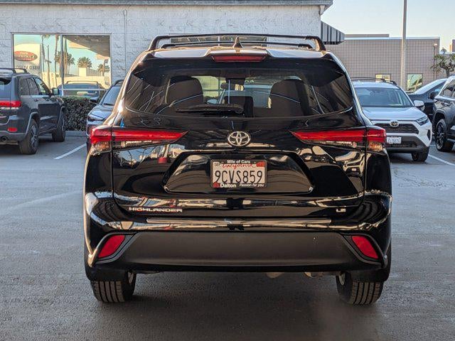 2022 Toyota HIGHLANDER LE