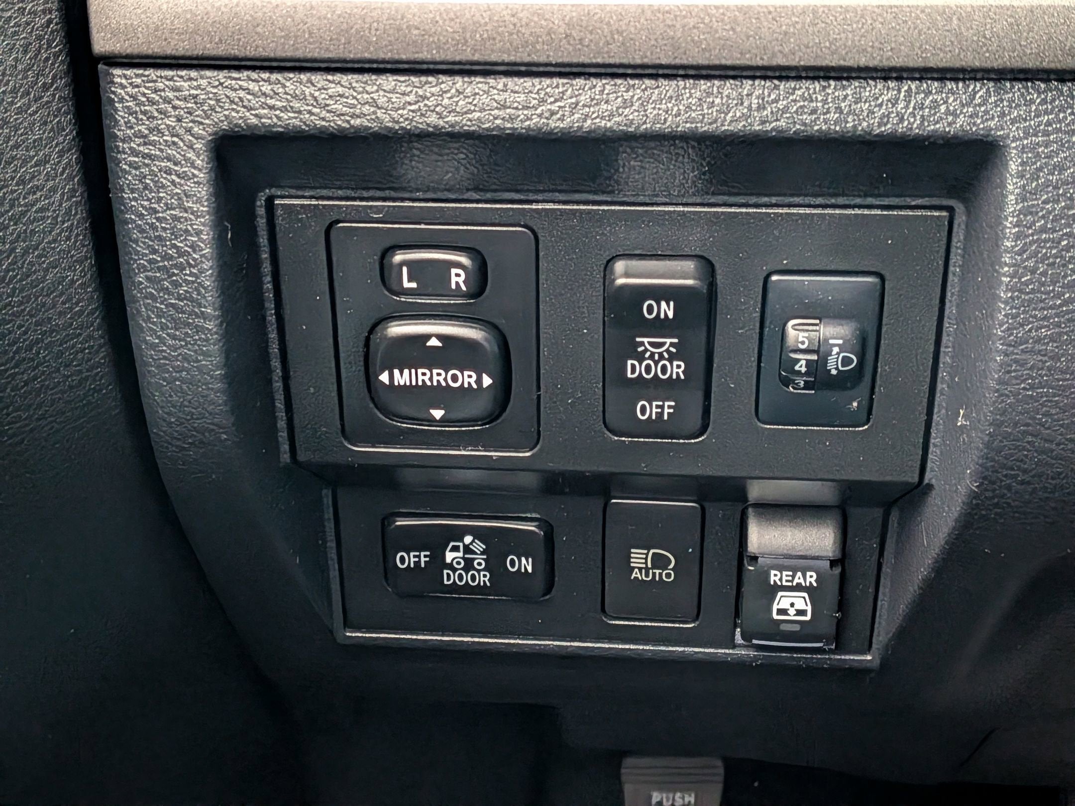 2020 Toyota TUNDRA 4X2 SR5